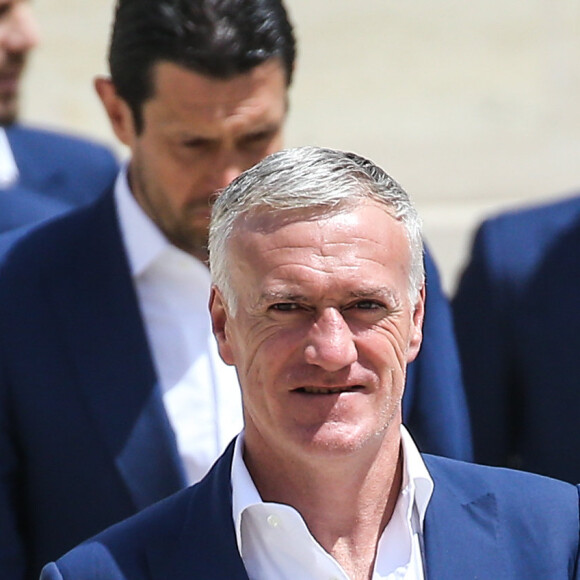 Didier Deschamps - François Hollande reçoit l'équipe de France de football après la défaite en finale de l'Euro contre le Portugal au Palais de l'Elysée à Paris le 11 juillet 2016.