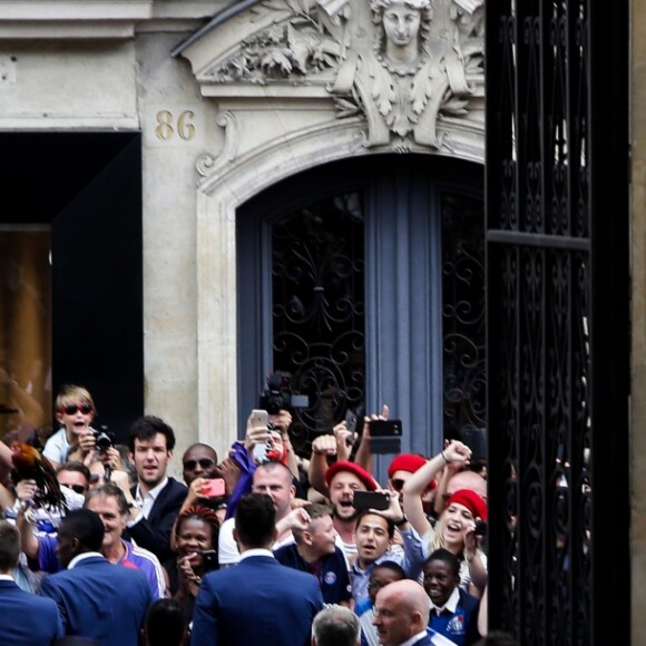 Ambiance - L'équipe de France de football quitte le palais de l'Elysée après avoir été reçue par François Hollande pour un déjeuner à Paris, le 11 juillet 2016 après leur défaite en finale de la coupe de l'UEFA Euro 2016.