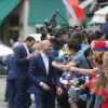 Christophe Jallet - Les joueurs de l'équipe de France de football signent des autographes aux supporters à la sortie de l'Elysée à Paris le 11 juillet 2016.