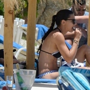 Adriana Lima en vacances sur l'île de Mykonos en Grèce. Le 9 juillet 2016.