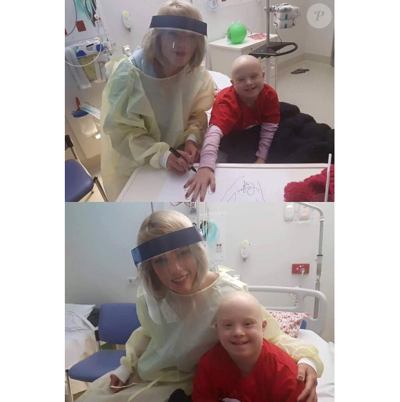 Taylor Swift rend visite aux jeunes malades de l'hôpital pour enfants Lady Cilento de Brisbane en Australie, le 12 juillet 2016