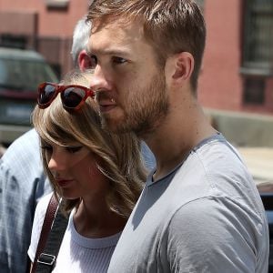 Taylor Swift et son petit-ami Calvin Harris sortent d'un restaurant à New York, le 28 mai 2015