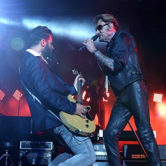 Exclusif - Johnny Hallyday et Maxim Nucci (Yodelice) - Coup d'envoi du "Rester Vivant Tour" aux Arènes de Nîmes, le 2 juillet 2015.