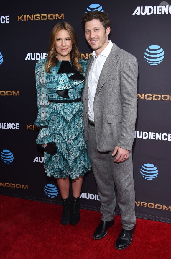 Kiele Sanchez et Zach Gilford à la première de la série Kingdom saison 2 à Los Angeles, le 25 mai 2016