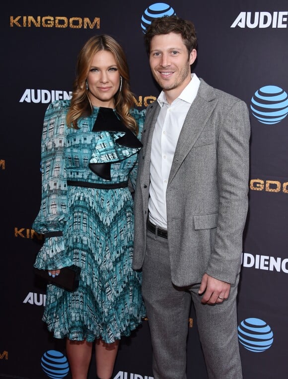Kiele Sanchez et son mari Zach Gilford à la première de la série Kingdom saison 2 à Los Angeles, le 25 mai 2016