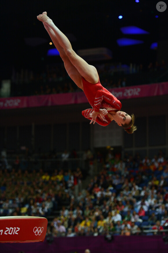 Mckayla Maroney le 31 juillet 2012 lors de la finale du concours général de gymnastique par équipe aux JO de Londres.