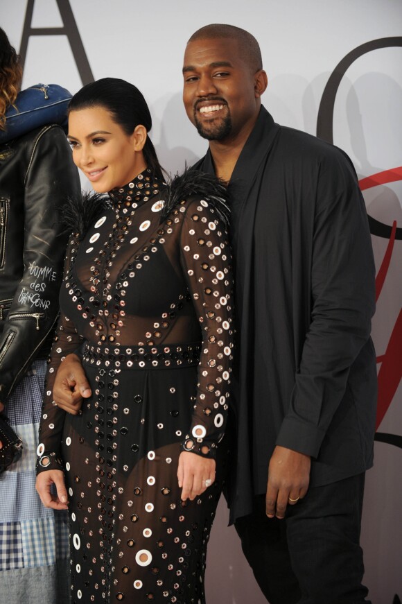 Kim Kardashian (enceinte) et son mari Kanye West - People à la soirée des CFDA Fashion Awards 2015 à New York. Le 1er juin 2015.