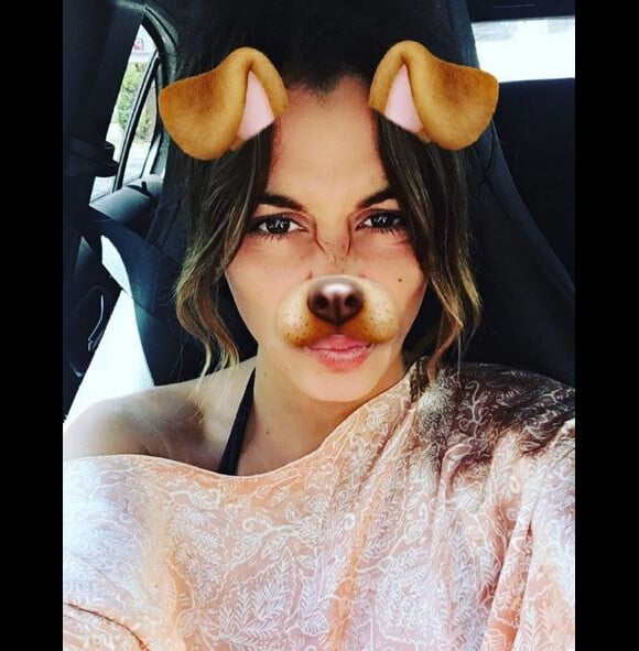 Anaïs Camizuli s'amuse avec les filtres Snapchat, sur Instagram