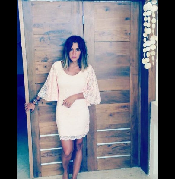 Anaïs Camizuli en petite robe sexy sur Instagram