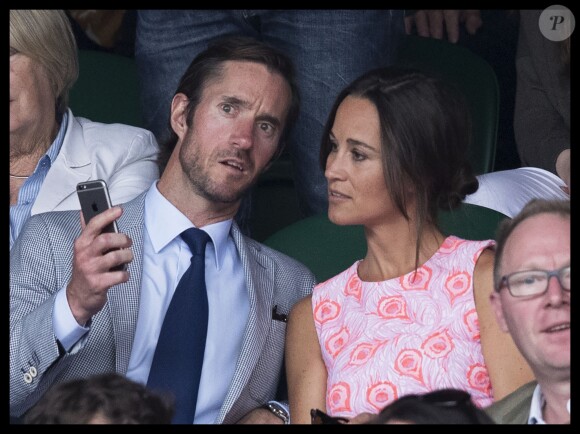 Pippa Middleton et son compagnon James Matthews dans les tribunes du tournoi de Wimbledon le 6 juillet 2016. © Stephen Lock/i-Images via ZUMA Wire / Bestimage