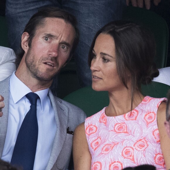 Pippa Middleton et son compagnon James Matthews dans les tribunes du tournoi de Wimbledon le 6 juillet 2016. © Stephen Lock/i-Images via ZUMA Wire / Bestimage