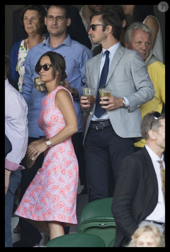 Pippa Middleton et son compagnon James Matthews dans les tribunes du tournoi de Wimbledon le 6 juillet 2016. © Stephen Lock/i-Images via ZUMA Wire / Bestimage
