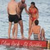 Exclusif - Pippa Middleton en vacances avec son boyfriend James Matthews, son frère James Middleton et sa mère Carole Middleton à Saint-Barthélemy sur la plage de l'Eden Rock le 22 août 2015