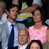 Pippa Middleton et James Matthews à Wimbledon le 6 juillet 2016. Le couple s'est fiancé dix jours plus tard, le 16 juillet ; James, 40 ans, a fait sa demande lors d'une promenade dans le parc national Lake District.