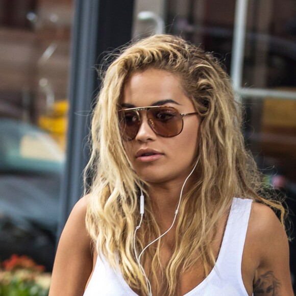 Rita Ora à la sortie d'un salon de manucure à New York, le 18 juillet 2016