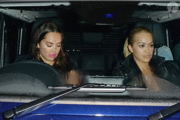 Rita Ora, sa soeur Elena et Lewis Hamilton sont allés dîner au restaurant Mr Chow à Londres. Le 23 juin 2016