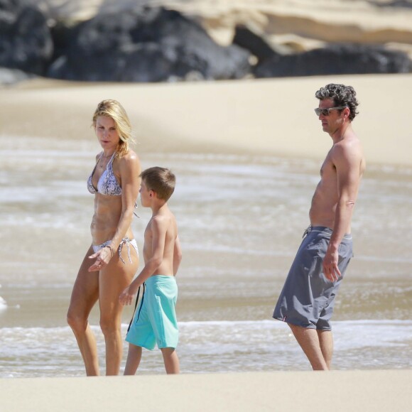 Exclusif - Patrick Dempsey et sa femme Jillian se baignent avec leurs enfants Talula Fyfe, Darby et Sullivan lors de leurs vacances à Saint-Barthélemy le 22 février 2016.