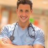 Dr Mike (Mikhail Varshavski) est le docteur sexy qui agite Instagram