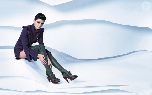 Kendall Jenner figure sur la campagne automne-hiver 2016/1017 de Fendi. Photo par Karl Lagerfeld.