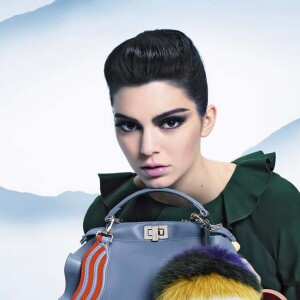 Kendall Jenner figure sur la campagne automne-hiver 2016/1017 de Fendi. Photo par Karl Lagerfeld.