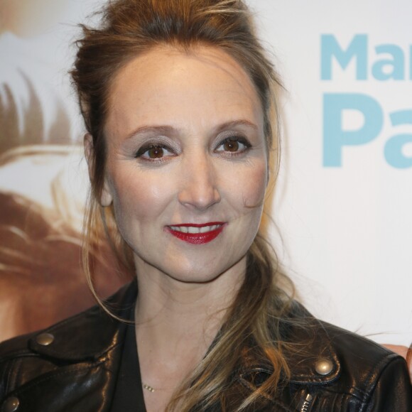 Audrey Lamy (enceinte) - People à l'avant-première du film "Tout pour être heureux" à l'UGC Bercy à Paris. Le 4 avril 2016