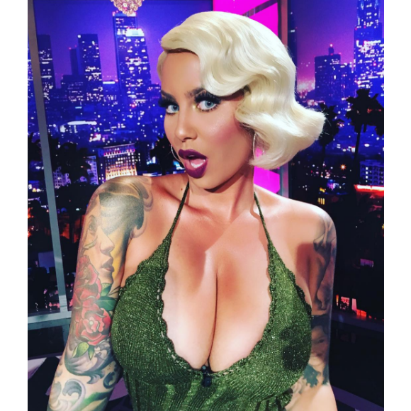 Photo d'Amber Rose sur le plateau de son talk show, publiée le 21 juillet 2016.