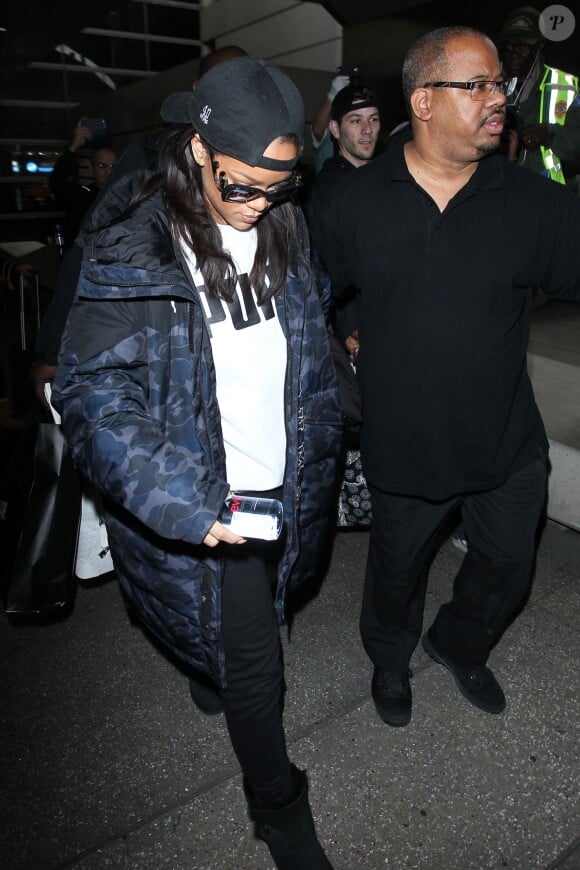 Rihanna arrive à Los Angeles après avoir tourné dans le film de Luc Besson à Paris le 23 janvier 2016