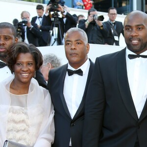 Teddy Riner, sa compagne Luthna, son père Moïse, sa mère Marie-Pierre et son frère Moïse Junior Riner - Montée des marches du film "Elle" lors du 69ème Festival du Film de Cannes. Le 21 mai 2016. © Olivier Borde-Cyril Moreau/Bestimage