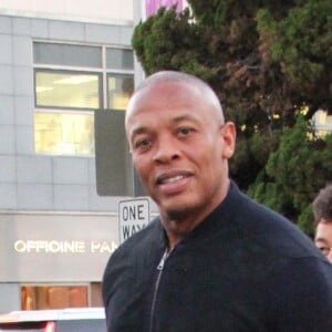 Dr Dre fait du shopping chez Chanel à Los Angeles, le 23 décembre 2014.
