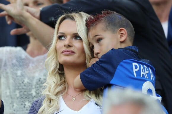 Ludivine Payet (la femme de Dimitri Payet) et son Noa au match de l'Euro 2016 France-Albanie au Stade Vélodrome à Marseille, le 15 juin 2016. © Cyril Moreau/Bestimage