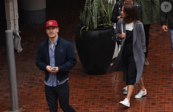 Exclusif - Michael Fassbender et sa compagne Alicia Vikander quittent le Kingpin bowling à Sydney le 4 juin 2016.