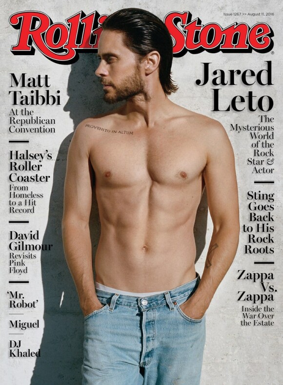 Jared Leto, 44 ans, torse nu pour le photographe Theo Wenner pour le magazine américain "Rolling Stone", août 2016.