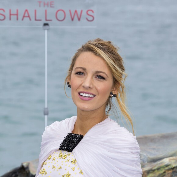 Blake Lively (enceinte) au photocall du film "Instinct de Survie" lors du 69e Festival International du film de Cannes le 13 mai 2016. © Olivier Borde / Cyril Moreau / Bestimage