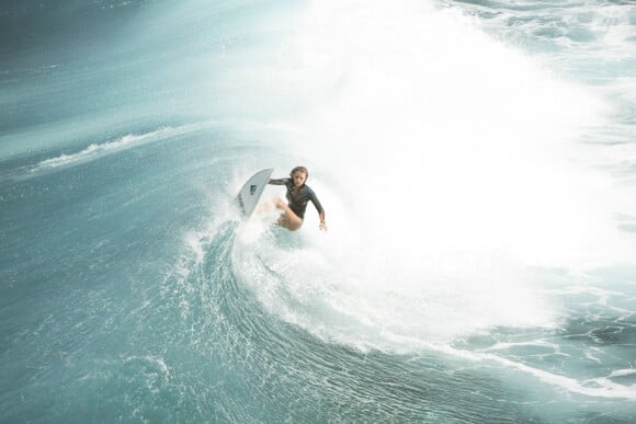 Blake Lively surfeuse dans Instinct de Survie (The Shallows)