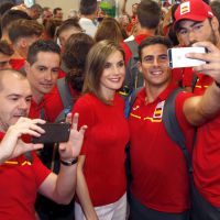 Letizia et Felipe d'Espagne : Fans enflammés pour le grand départ vers les JO