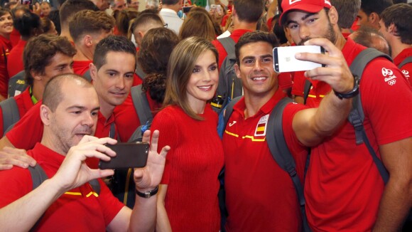 Letizia et Felipe d'Espagne : Fans enflammés pour le grand départ vers les JO