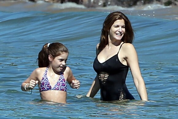 Exclusif - Stephanie Seymour et sa fille Lilly profitent de la plage le jour de Noël à Maui à Hawaï, le 25 décembre 2014.