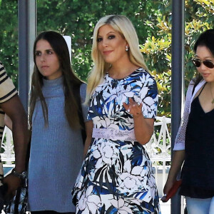 Tori Spelling fait une apparition au show "Extra" à Universal Studios à Hollywood, le 16 juin 2016. © CPA/Bestimage