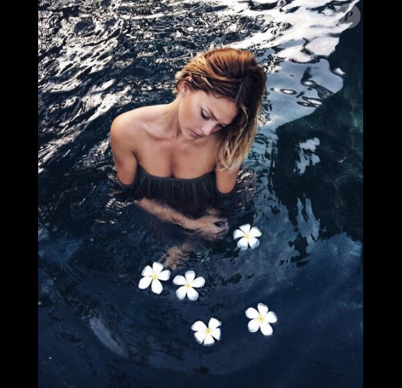 Caroline Receveur sur Instagram, dévoile ses vacances à Bali, juillet 2016