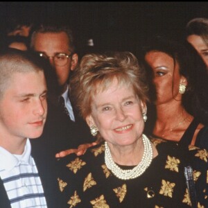 Michael Douglas et Cameron Douglas avec sa mère Diana en 1995.