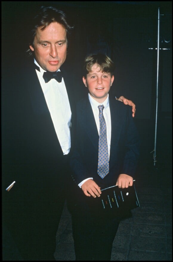 Michael Douglas et Cameron Douglas en 1993.