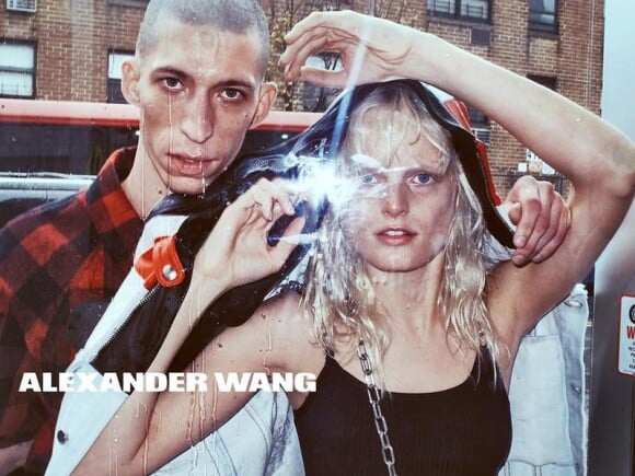 John Swiatek et Hanne Gaby Odiele - Campagne Alexander Wang printemps-été 2016. Photo de Steven Klein.