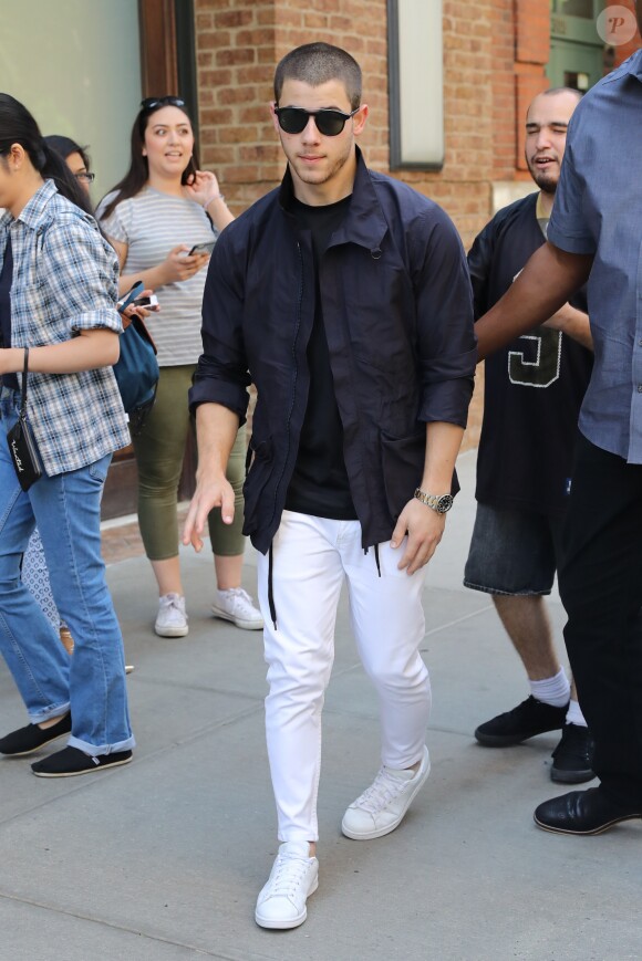 Nick Jonas dans les rues de New York, le 12 juillet 2016.