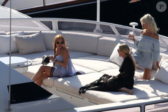 Semi-exclusif - Lindsay Lohan en vacances avec des amis sur un yacht en Sardaigne, après sa rupture avec Egor Tarabasov en Italie, le 26 juillet 2016.