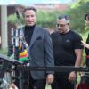 Exclusif - John Travolta et sa femme Kelly Preston sur le tournage de 'Gotti: In The Shadow Of My Father' à Cincinnati dans l'état de Ohio. Le 28 juillet 2016