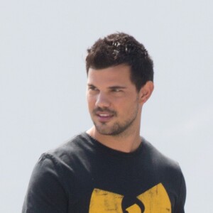 Exclusif - Taylor Lautner sur le tournage de "Scream Queens" à Los Angeles, le 16 juillet 2016.