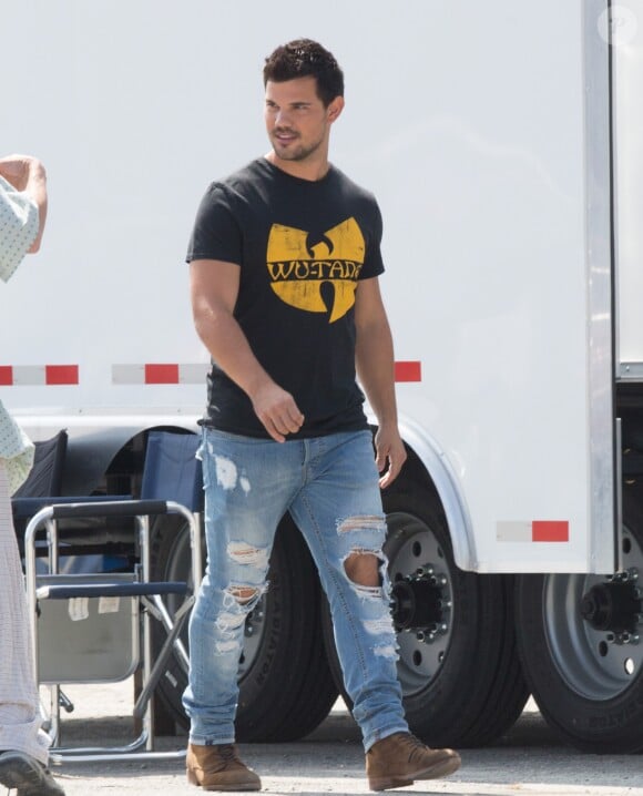 Exclusif - Taylor Lautner sur le tournage de "Scream Queens" à Los Angeles, le 16 juillet 2016.