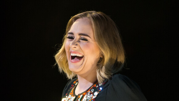Adele : Son paiement refusé chez... H&M, elle s'en amuse !