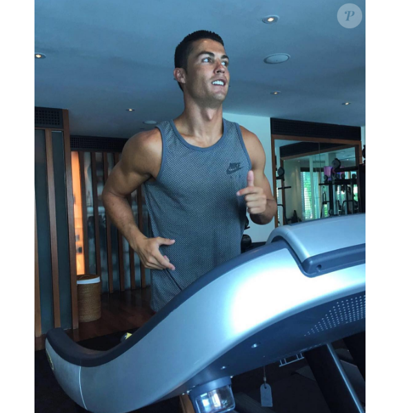 Cristiano Ronaldo s'entretient pendant ses vacances, août 2016, photo Instagram