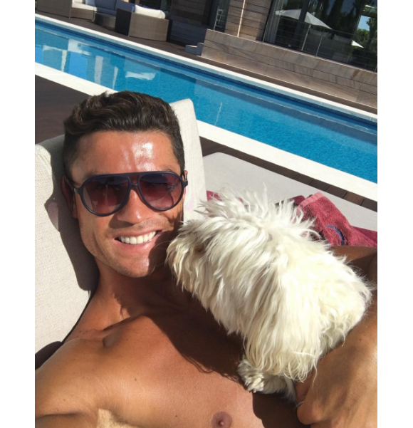 Cristiano Ronaldo avec son chien pendant ses vacances, août 2016, photo Instagram